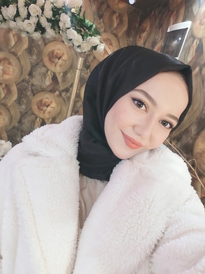 Kırık Beyaz Tüylü Kadın Kaban - Görsel 2