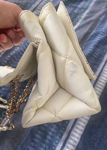 Zincir Detaylı Beyaz Kadın Deri Çanta - Görsel 5