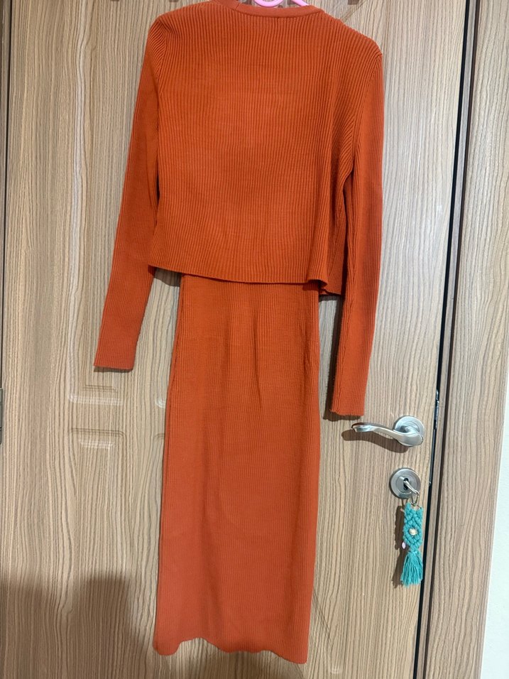 Düğmeli Uzun Kollu Kahverengi Triko Elbise - Görsel 3