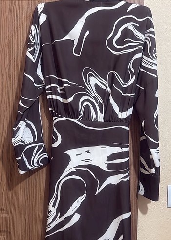 Kahverengi Batik Desenli Uzun Kadın Elbise - Görsel 4