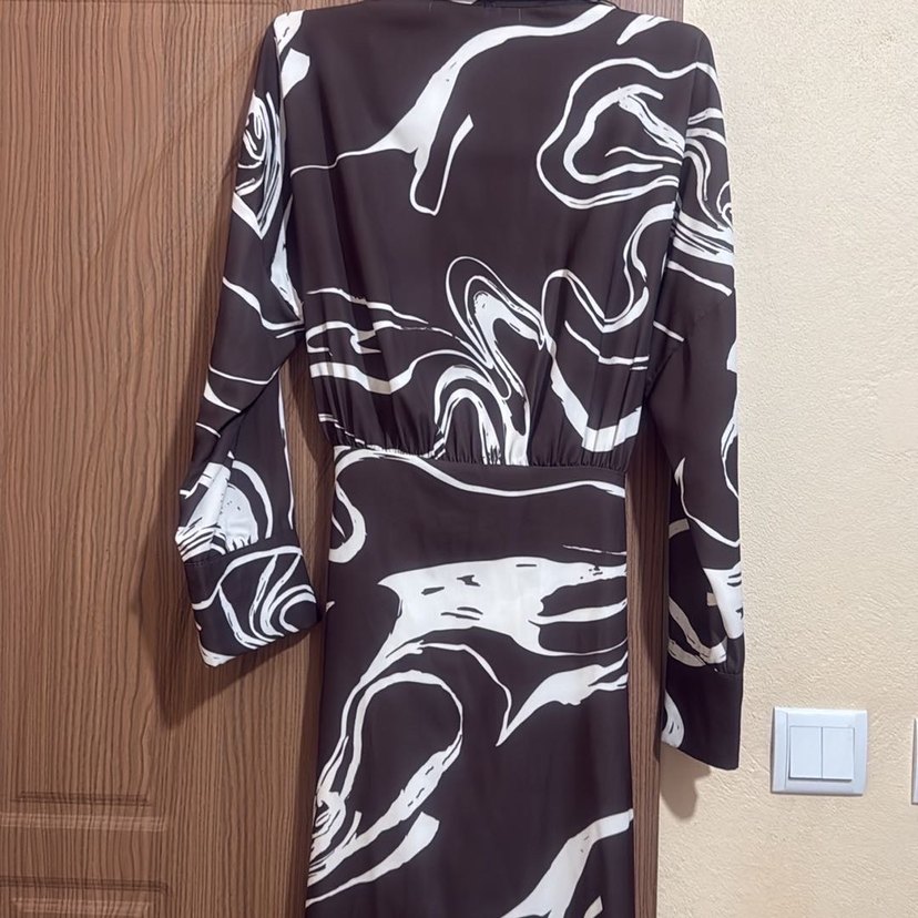 Kahverengi Batik Desenli Uzun Kadın Elbise - Görsel 4