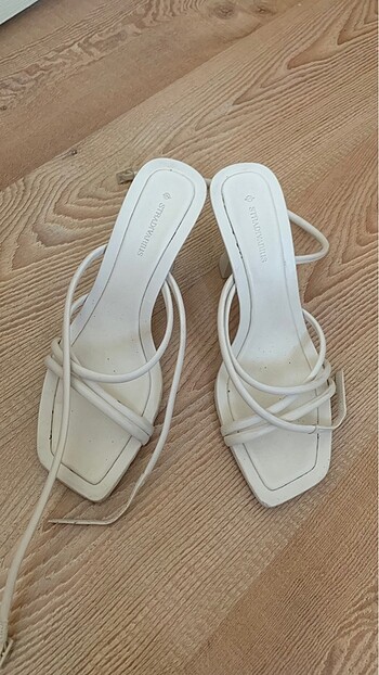 Stradivarius Stradivarius Beyaz Topuklu Sandalet