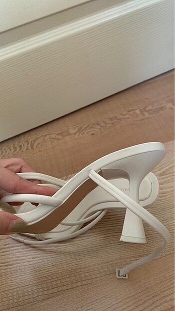 39 Beden beyaz Renk Stradivarius Beyaz Topuklu Sandalet