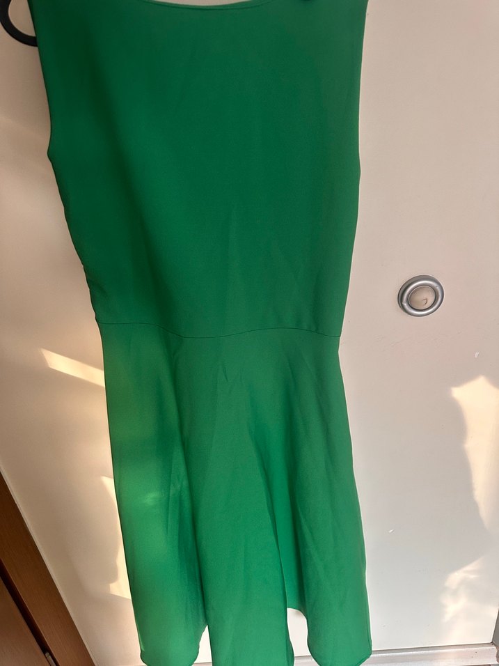 Zara model 40 beden Yeşil Parlak Midi Kloş Elbise - Görsel 2