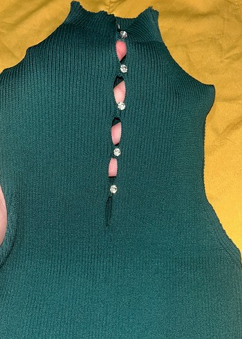 Taşlı Kolsuz Yarım Boy yeşil bluz - Görsel 3