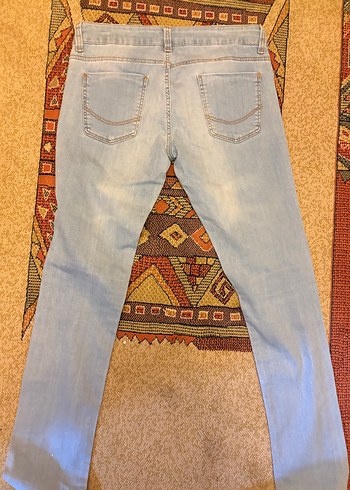 Bej Bilekte Biten Bağlama Desenli Dar Kesim Kadın Kot - Görsel 2