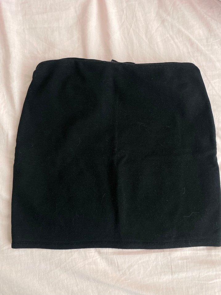 Siyah Yırtmaçlı Mini Etek - Görsel 2