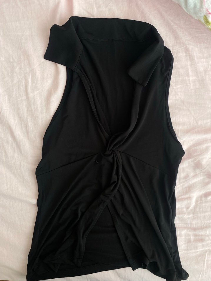 Milla Siyah V Yaka Kolsuz Bluz - Görsel 2