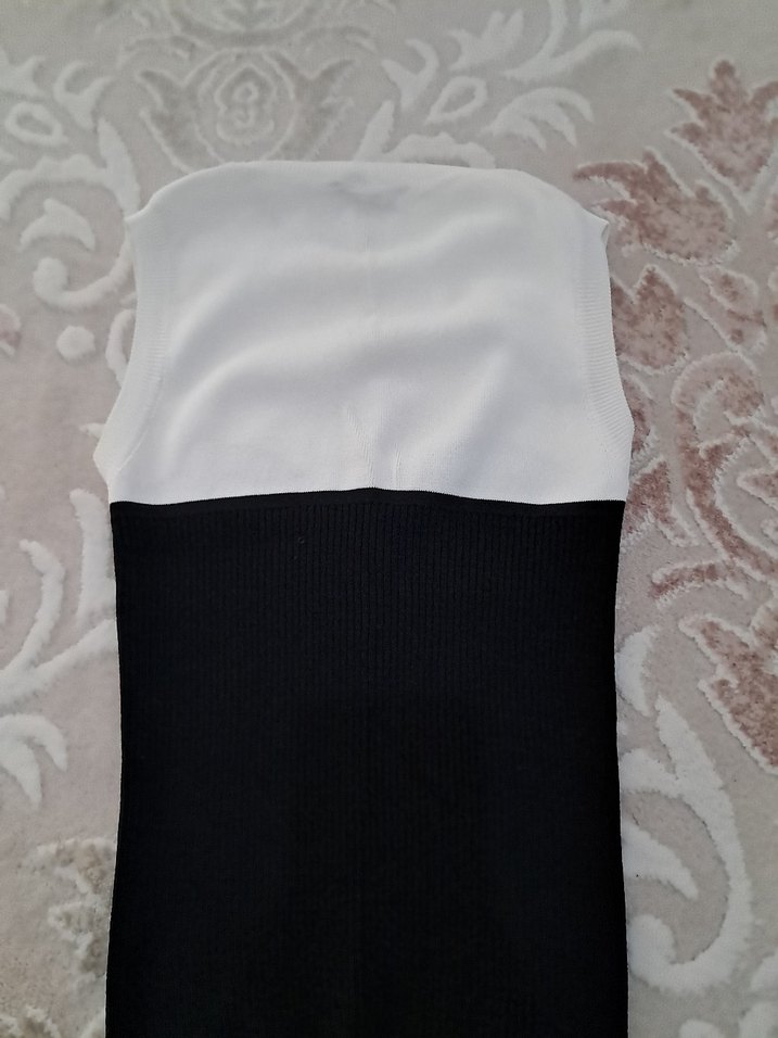 Kolsuz bisiklet Yaka Siyah Beyaz Mini Triko Üst - Görsel 3