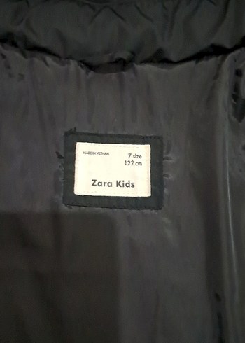 Kız Çocuk Siyah Kürklü Kapüşonlu Mont - Görsel 3