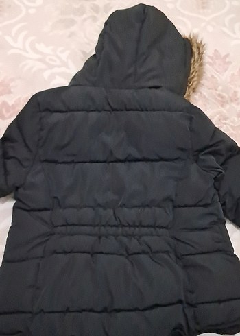 Kız Çocuk Siyah Kürklü Kapüşonlu Mont - Görsel 5