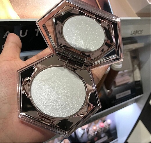 Beden Fenty beauty gloss powder