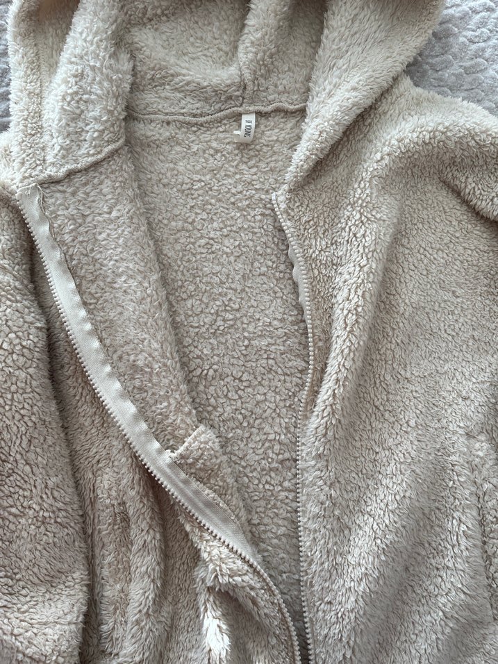 Bej Kapüşonlu Kadın Peluş Ceket - Görsel 3