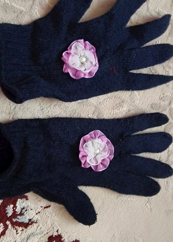 Mor Çiçek Detaylı Kadın Triko Eldiven - Görsel 2