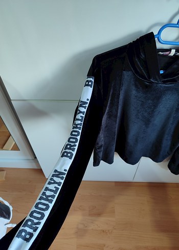 KOTON Siyah Kadın Uzun Kollu Kapüşonlu Kadife Sweatshirt - Görsel 4