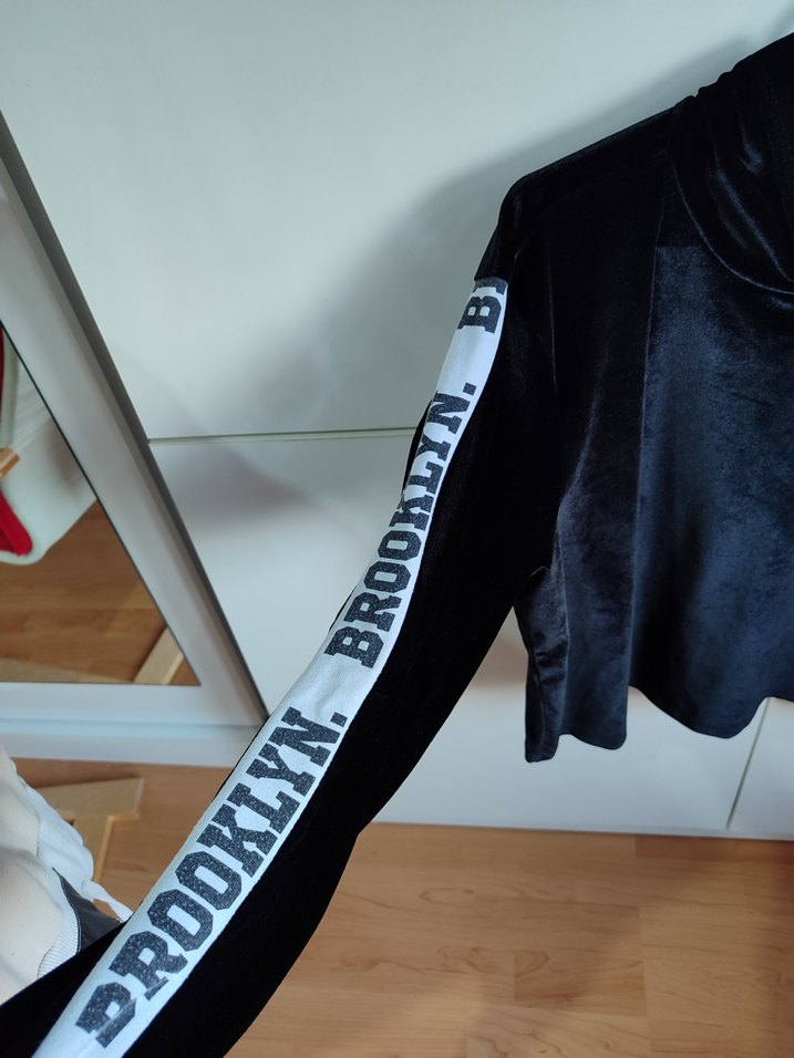 KOTON Siyah Kadın Uzun Kollu Kapüşonlu Kadife Sweatshirt - Görsel 3