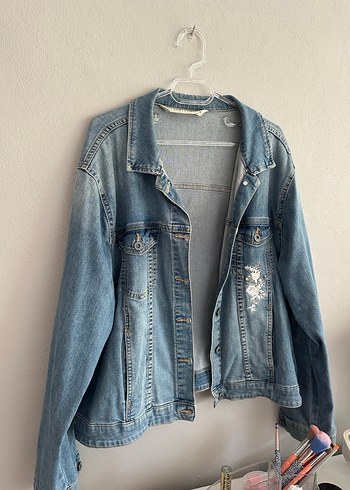 Düğmeli Geniş Kesim Kadın Kot Ceket - Görsel 2