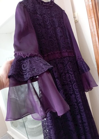Uzun Mor Dantel Detaylı Gotik Kadın Elbise - Görsel 2