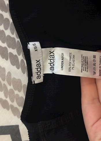 Siyah V Yakalı Kemerli Kadın üst - Görsel 5