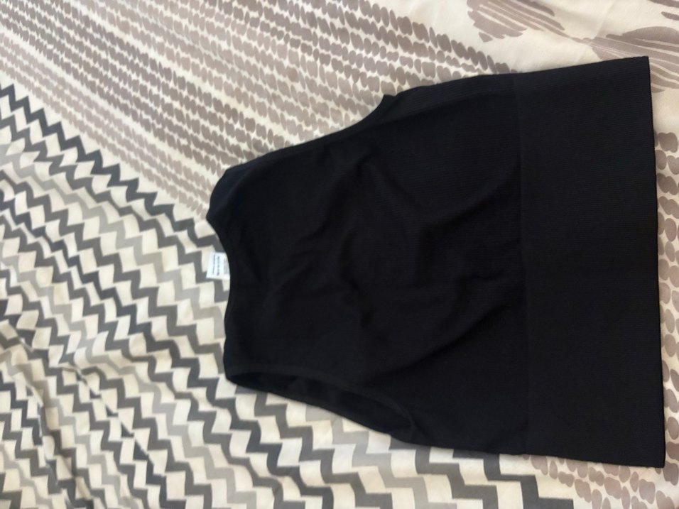 Siyah V Yakalı Kemerli Kadın üst - Görsel 3