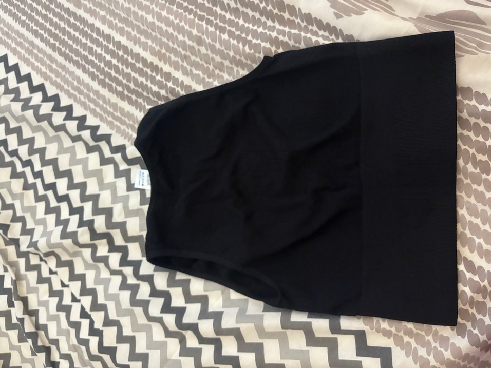 Siyah V Yakalı Kemerli Kadın üst - Görsel 4