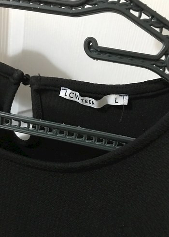 Siyah Yuvarlak Yaka Kısa Kollu Midi Elbise - Görsel 3