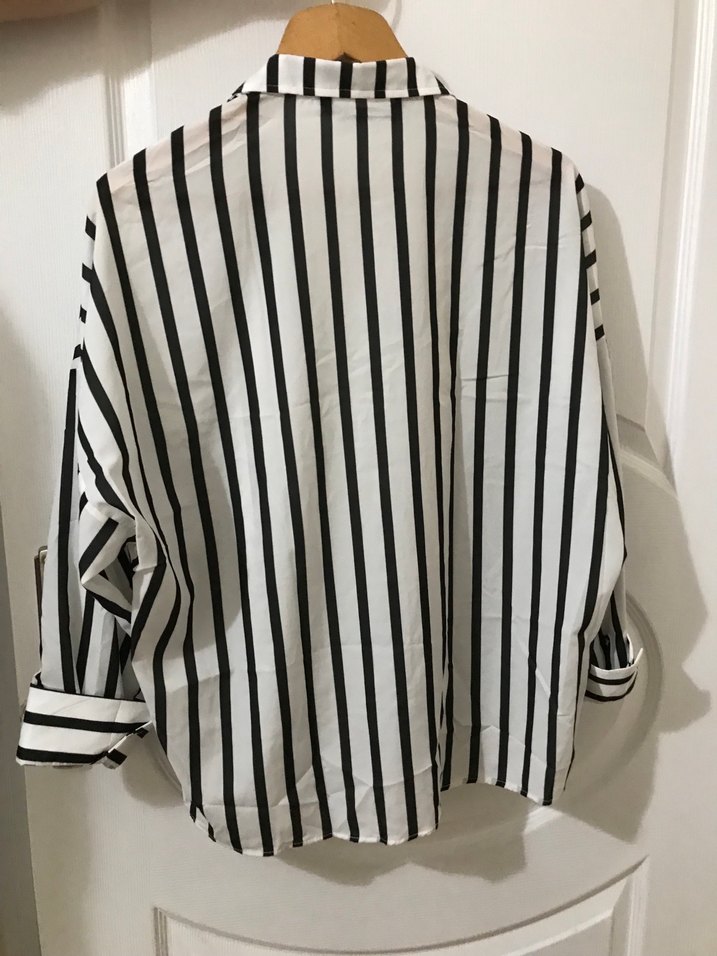 Kadın Beyaz Siyah Çizgili  Gömlek - Görsel 3