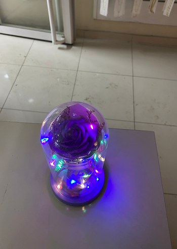Mor renkli cam fanus içinde gül buketi büyük boy - Görsel 3