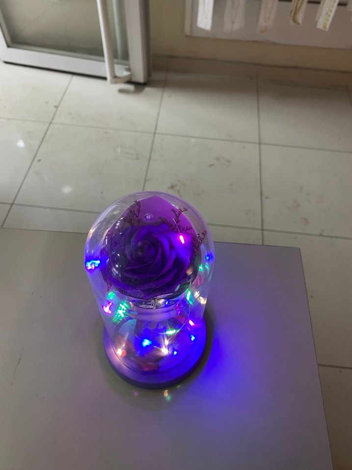 Mor renkli cam fanus içinde gül buketi büyük boy - Görsel 3