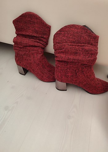 Koyu Kırmızı Örgü Kadın Bot - Görsel 3