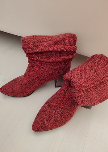 Koyu Kırmızı Örgü Kadın Bot - Görsel 4