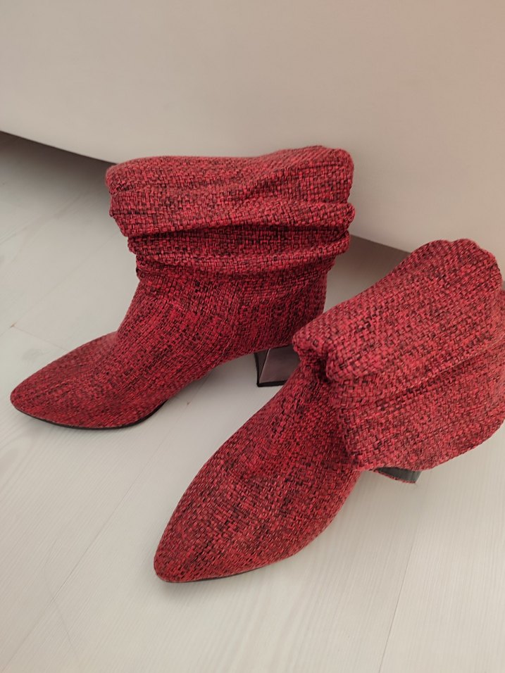 Koyu Kırmızı Örgü Kadın Bot - Görsel 4