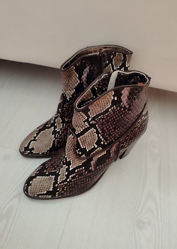 Kahverengi Yılan Desenli Deri Kadın Bot - Görsel 3