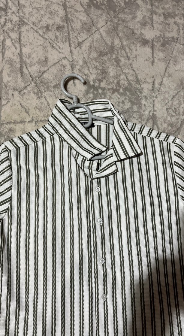 Düğmeli Kısa Kollu Çizgili Erkek Gömlek - Görsel 3