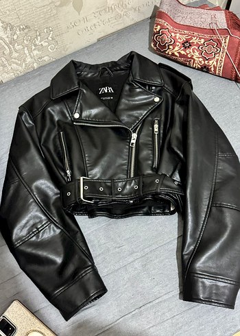 Siyah Kemerli Kısa Deri Biker Ceket - Görsel 2