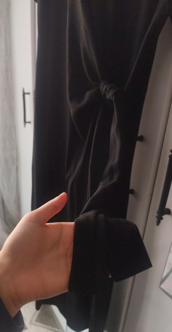 Siyah Drapeli bağlamalı Uzun Kadın Elbise - Görsel 4