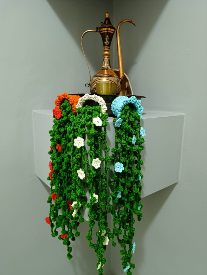 Renkli Örgü Sarkıt Çiçek Dekorasyon - Görsel 3