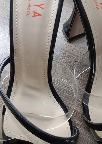 Siyah Parlak Stiletto Topuklu Kadın Terlik - Görsel 3