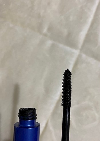 Parlak Mavi Maskara - Görsel 2