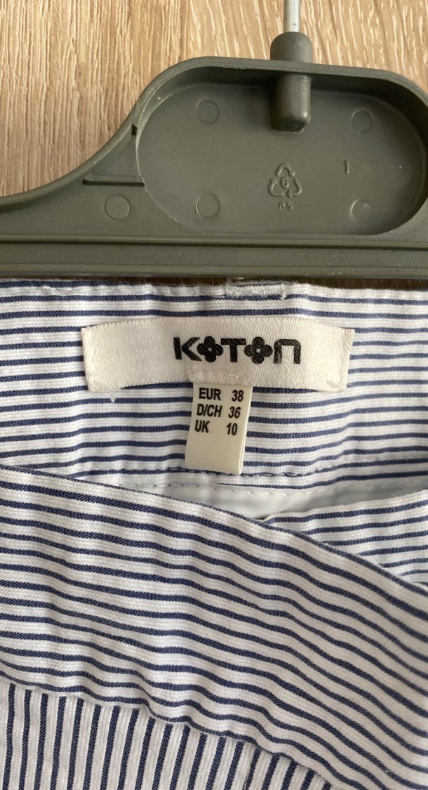 Gri Çizgili Kadın Bermuda Şort - Görsel 2