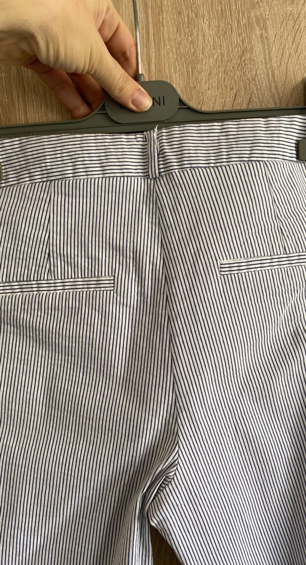 Gri Çizgili Kadın Bermuda Şort - Görsel 3