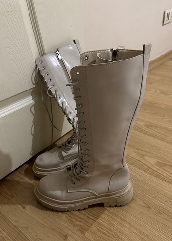 Bej Deri Bağcıklı  Kadın Bot - Görsel 2