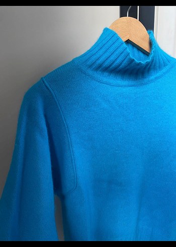 Mavi Boğazlı Kazak - Görsel 2