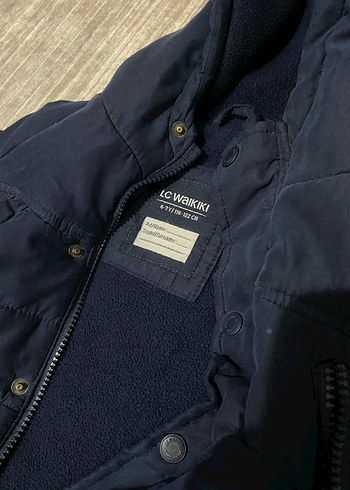 Düğmeli Kapüşonlu Erkek Çocuk Mont - Görsel 4