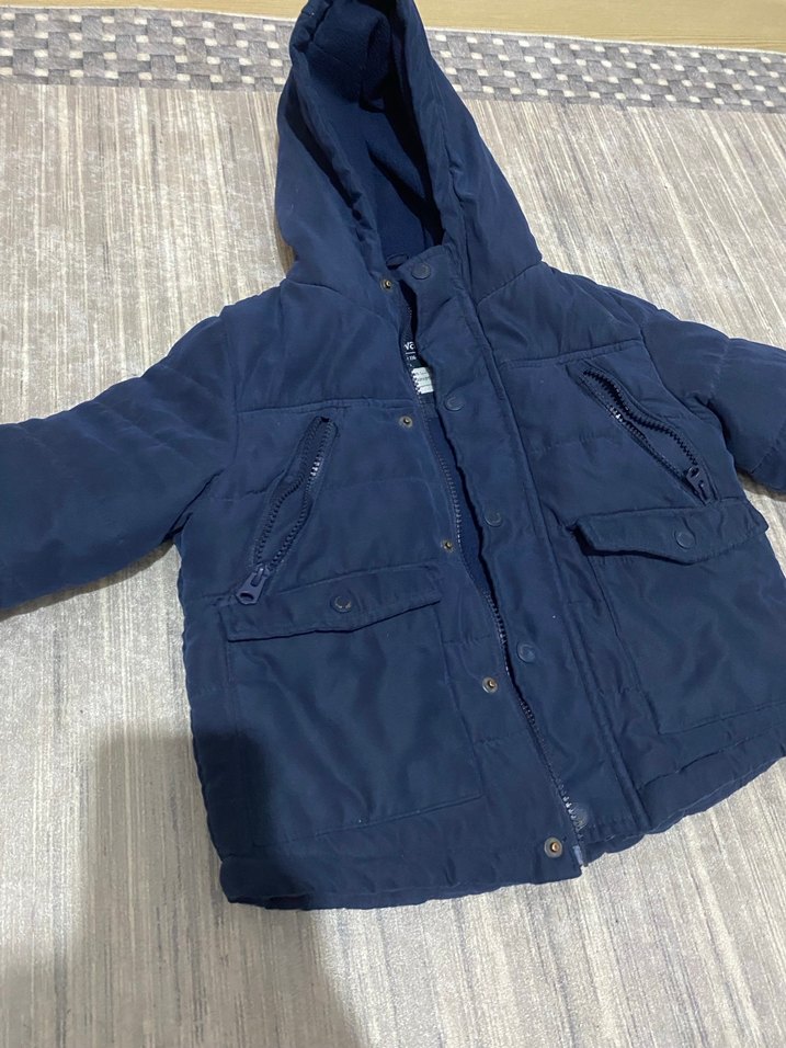 Düğmeli Kapüşonlu Erkek Çocuk Mont - Görsel 2