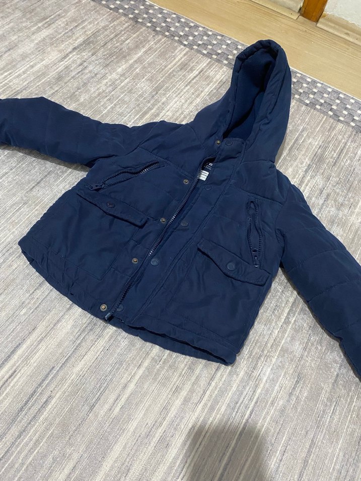 Düğmeli Kapüşonlu Erkek Çocuk Mont - Görsel 3