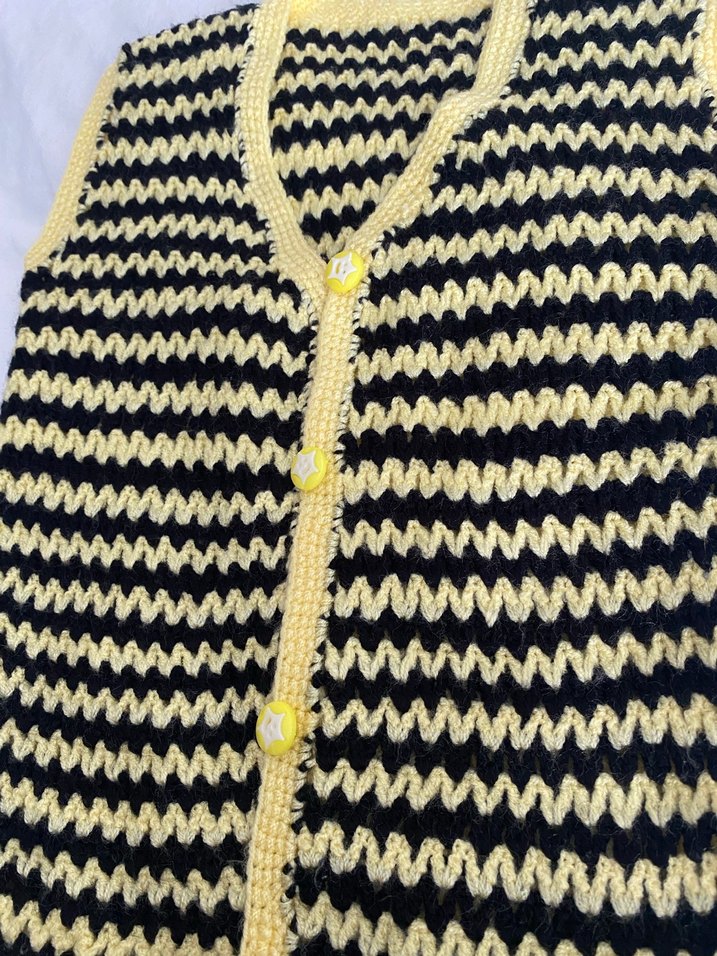 Kız Bebek Örgü Yelek - Görsel 3