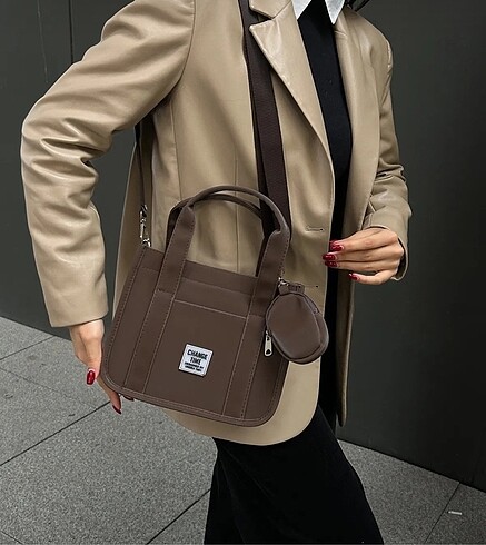 Stradivarius acı kahve askılı çanta