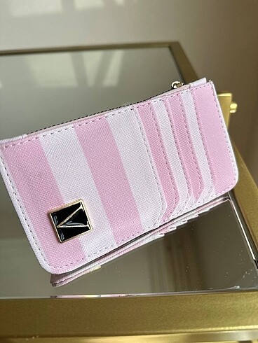 Victoria s Secret pembe kartlık