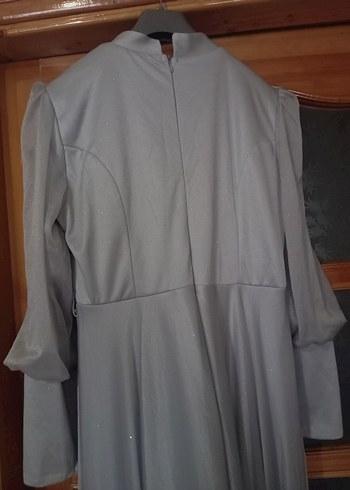 Uzun Kollu Nakışlı Gri Abiye Elbise - Görsel 4